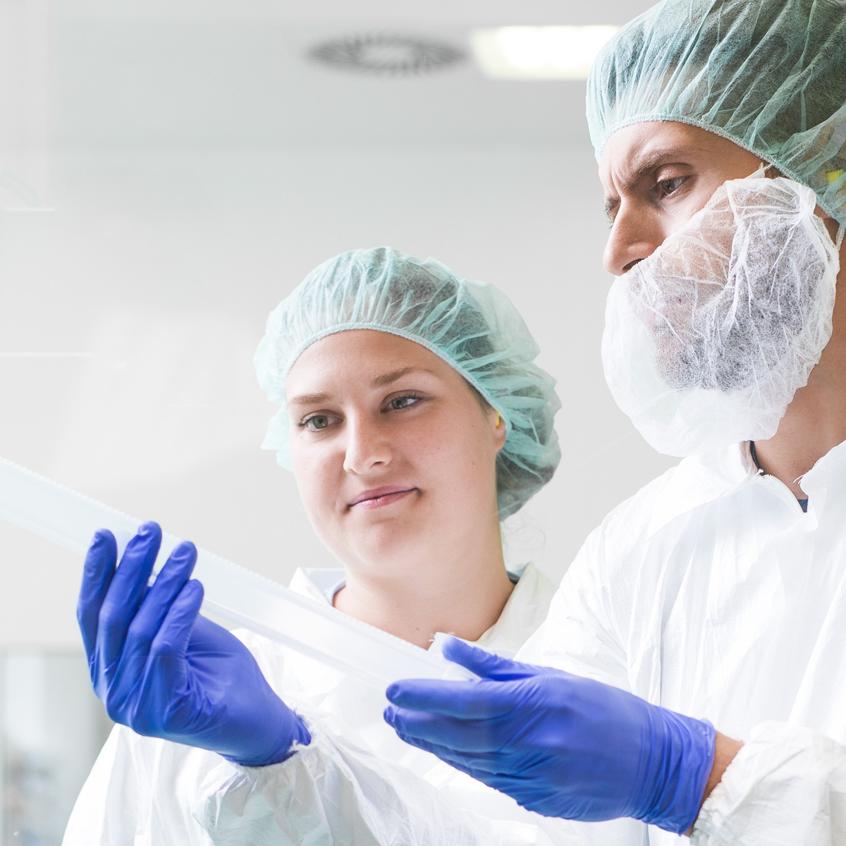 Plastic packaging for medical devices. Plastic packaging for medical devices.
